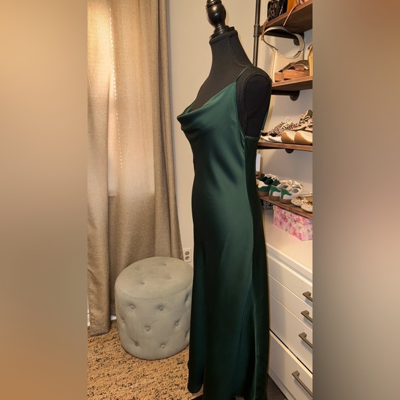 Satin dress - Picture 8 of 16